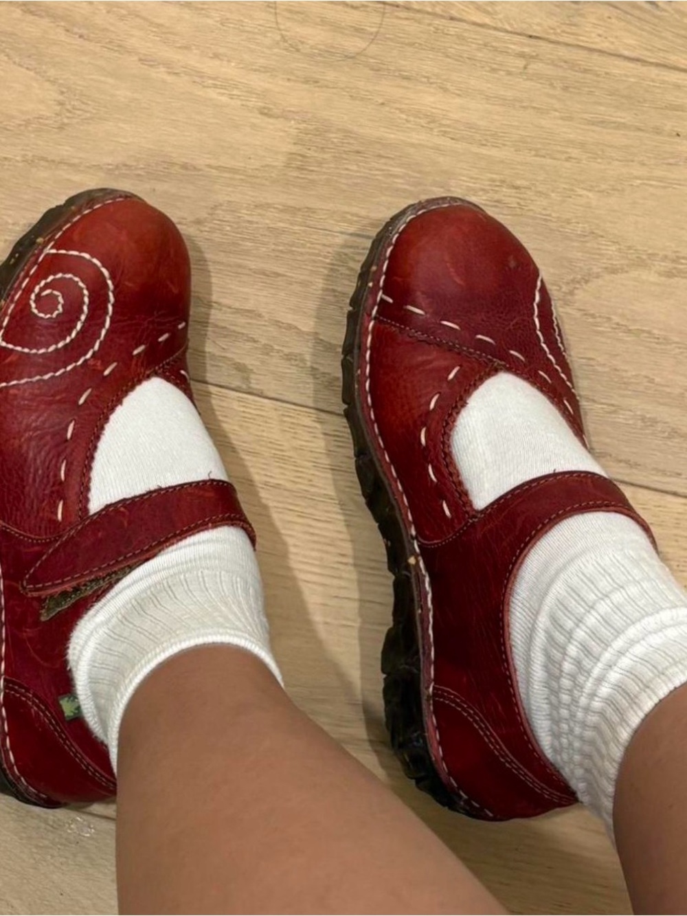 El Naturalista Vintage Red Leather Mary Jane Flats - Picture 6 of 7